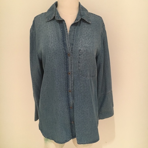 Bella Dahl Blue Cheetah Chambray Button Down - Picture 5 of 8